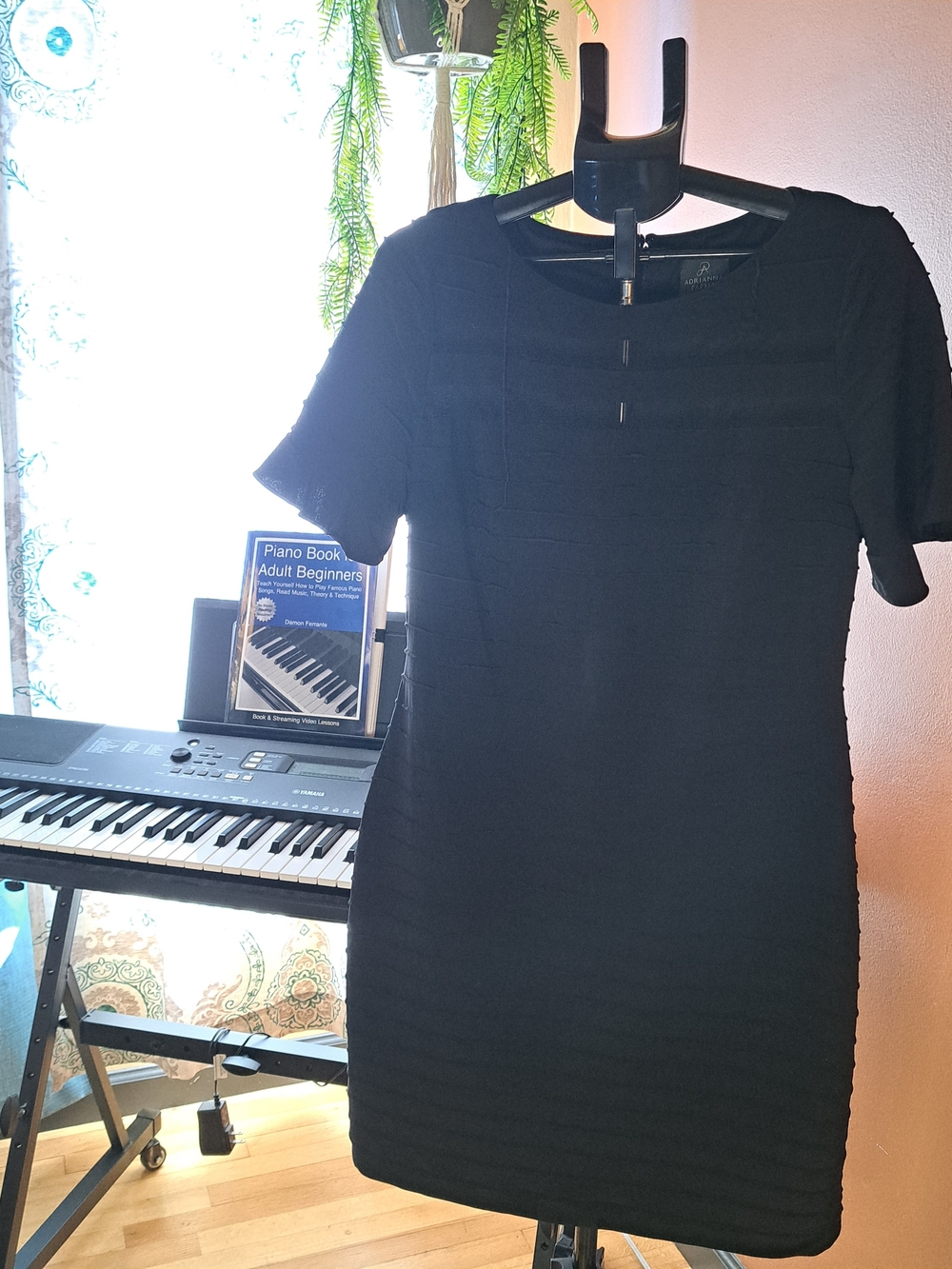 Adrianna Papell Black Short Sleeve Sheath Dress